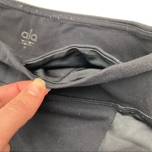 Alo Yoga Black Leggings Workout Pants Yoga Athleisure Womens Small - Picture 11 of 13